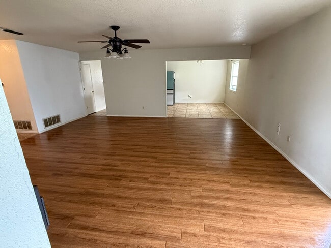 Building Photo - 4200 Lonesome Dove Dr