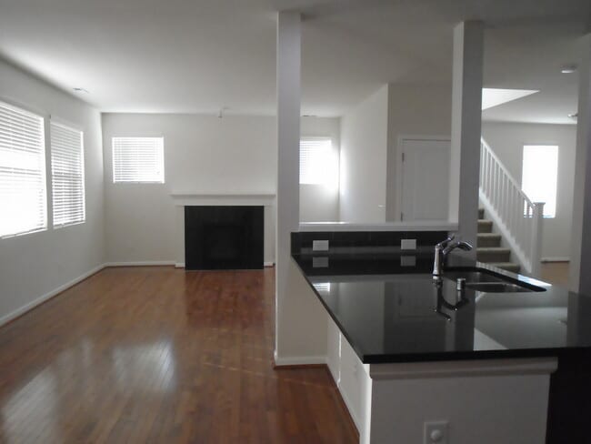 Building Photo - 3 Bedroom Bothell, Sommerwood Home