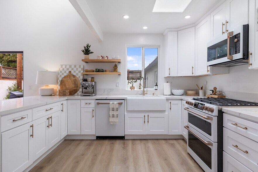 Building Photo - 236 Camellia Ln