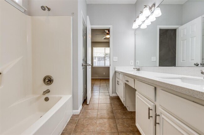 Building Photo - 3012 High Plains Dr