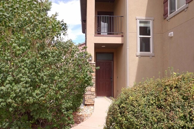 Building Photo - Pet Friendly 2 Bedroom Cedar Crossing Town...