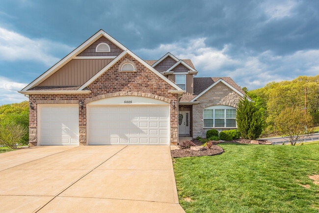 Primary Photo - 5005 Double Tree Dr