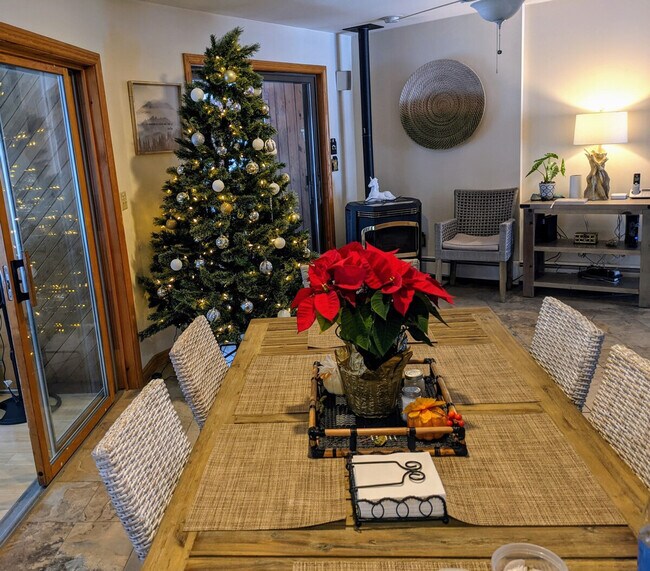 Building Photo - 66 Paquette Dr