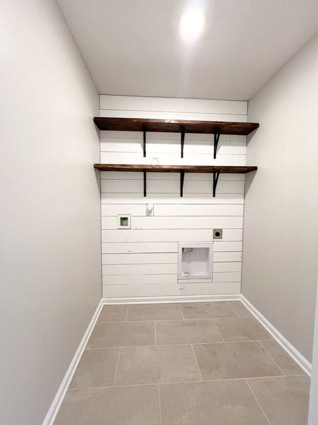 Building Photo - Move-In Specials Available! Must See-Stunn...