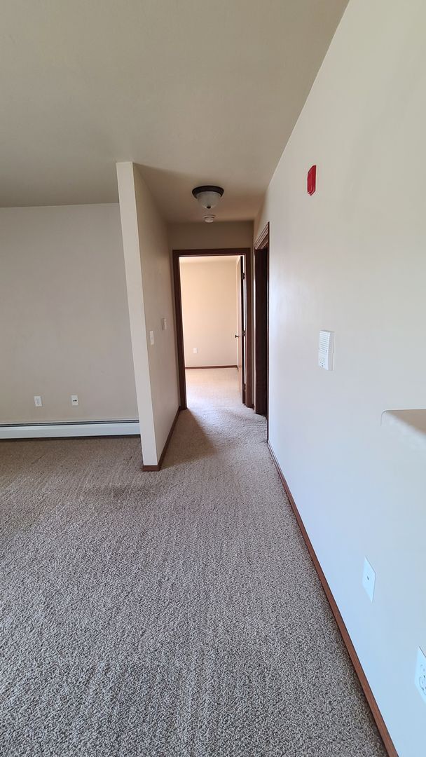 Building Photo - 1 Bed, 1 Bath 890 Sq Ft