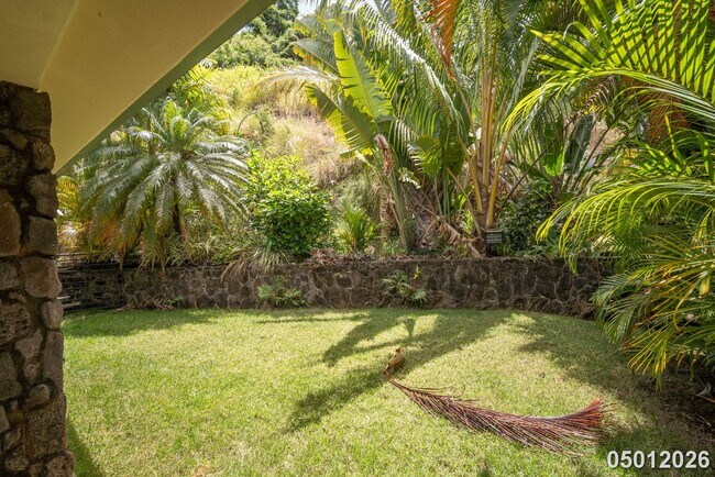 Building Photo - Available Now! Studio / 1 BA / 1 Parking stall in Kailua