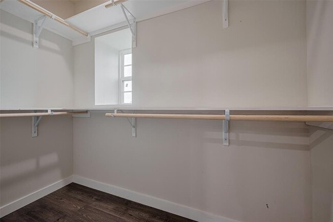 Building Photo - 7218 Philibert Ln