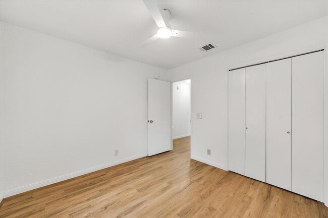 Building Photo - 1707 Primrose Ln