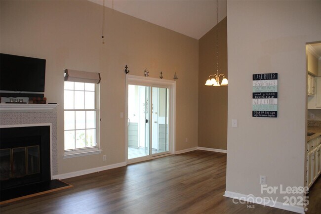 Building Photo - 19839 Henderson Rd