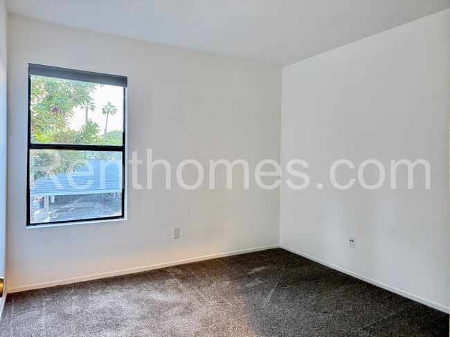 Building Photo - 9352 Twin Trails Dr