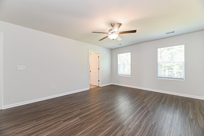 Building Photo - 251 Clydesdale Cir