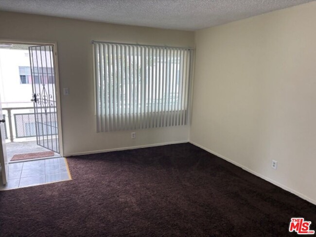 Building Photo - 6107 Brynhurst Ave