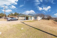 Building Photo - 2604 S Bagdad Rd
