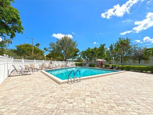 Building Photo - 7527 S Oriole Blvd