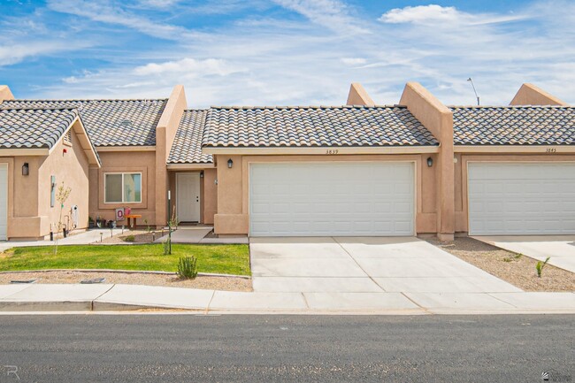 Building Photo - 3839 S Desert Sky Dr