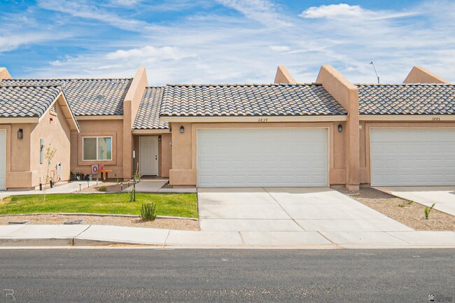 Primary Photo - 3839 S Desert Sky Dr