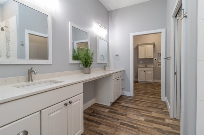 Building Photo - 805 28th St NW