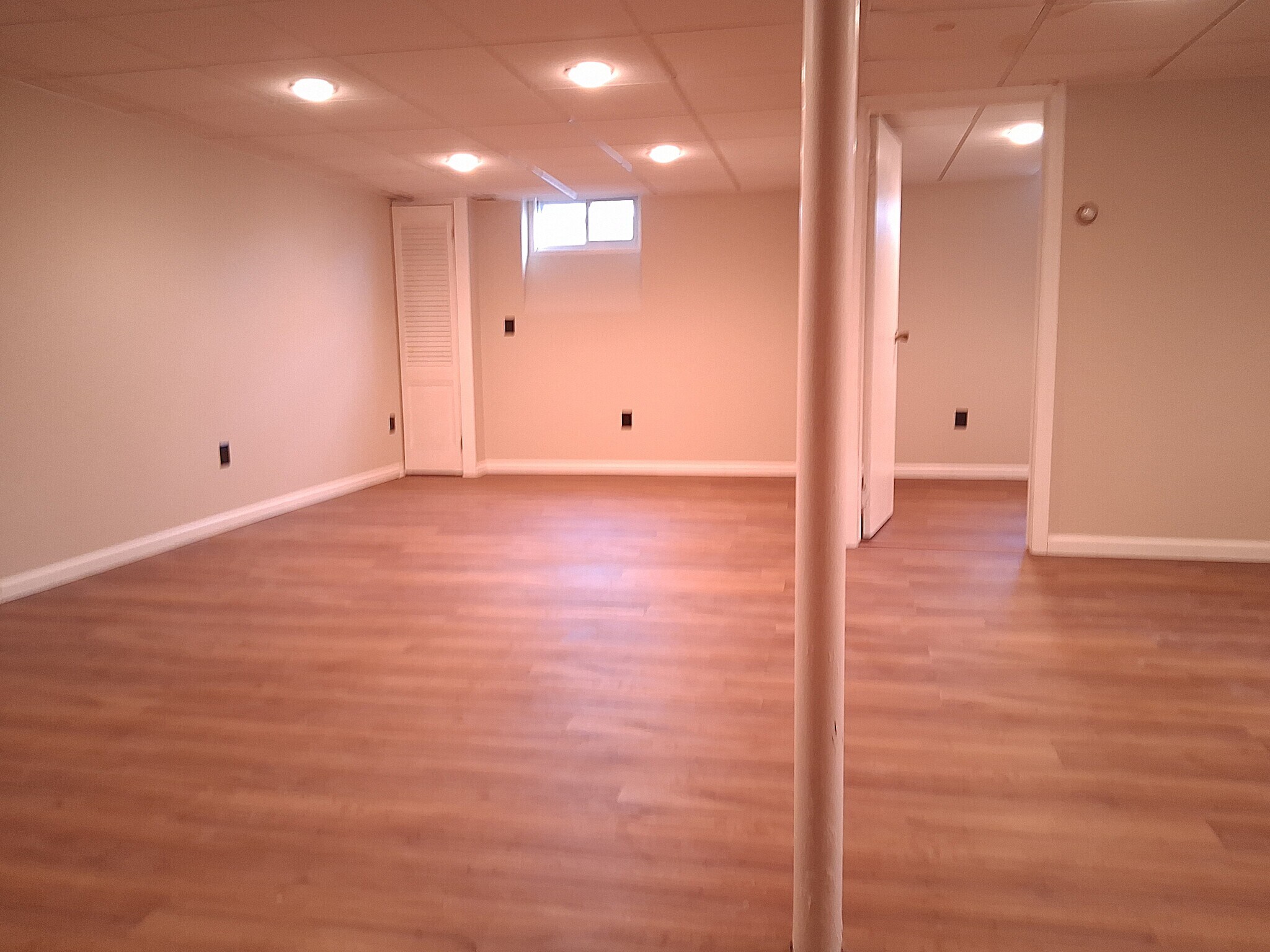 Building Photo - 34 Old East Neck Rd