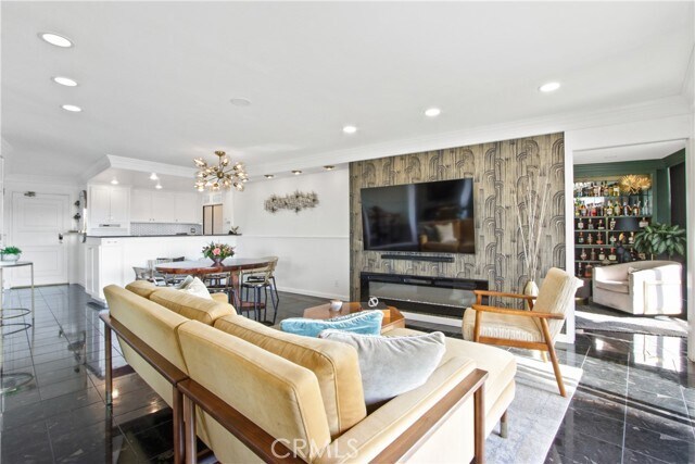 Building Photo - 700 E Ocean Blvd