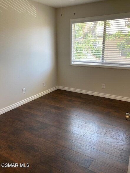 Building Photo - 2075 N Avenida Vista Del Monte