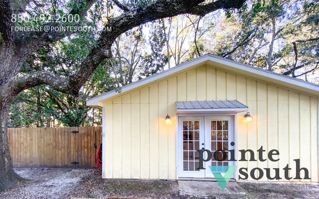 Building Photo - 335 E Canal Dr