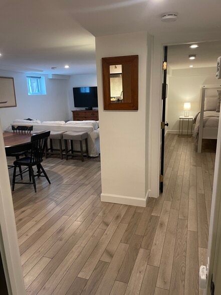 Building Photo - 402 N Cleveland St