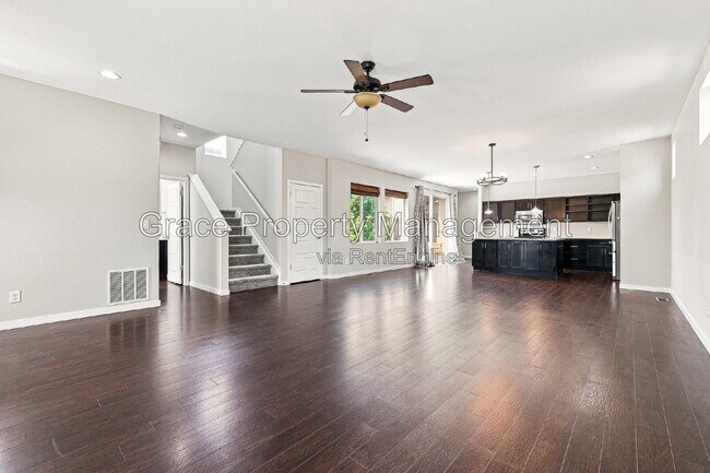 Building Photo - 10229 Southlawn Cir