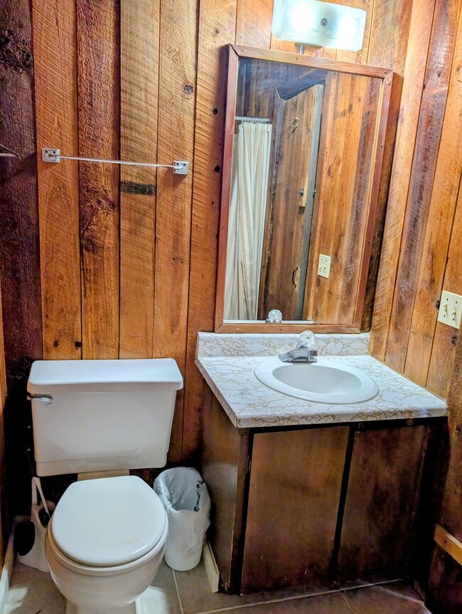 Building Photo - 24 Chalet Village Dr