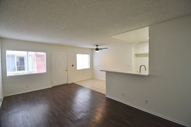 Building Photo - 21350 Parthenia St