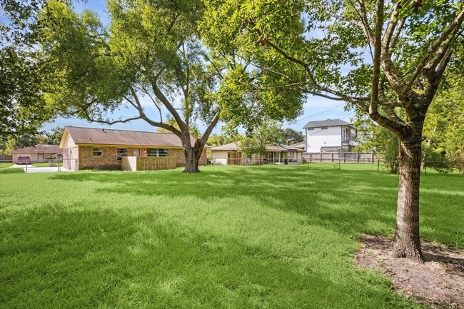 Building Photo - 108 Annette Ln