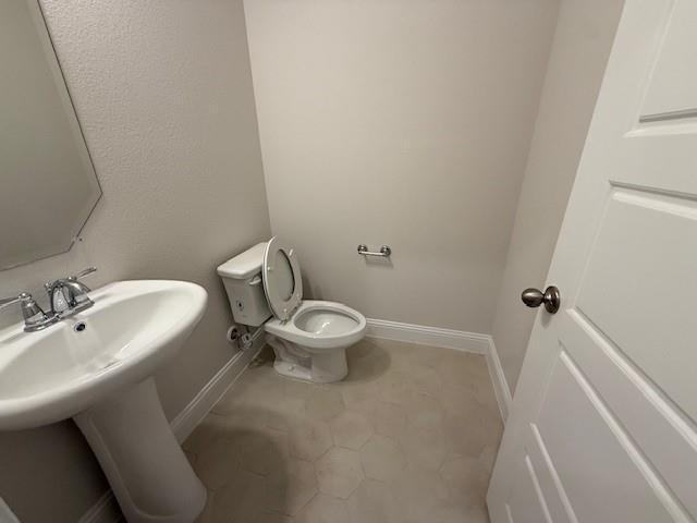 Building Photo - 317 Blackthorne Dr