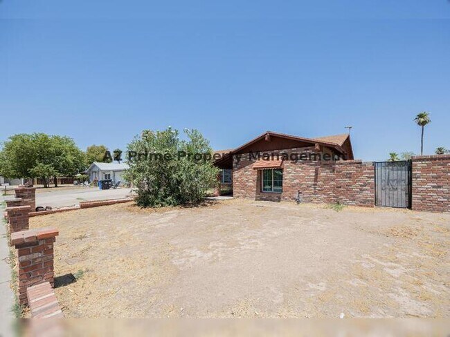 Building Photo - 1634 W Sack Dr