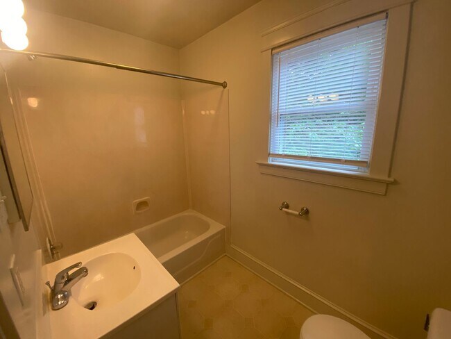 Building Photo - Perfect Floorplan! Walltown Duplex with All Appliances and Fenced Yd