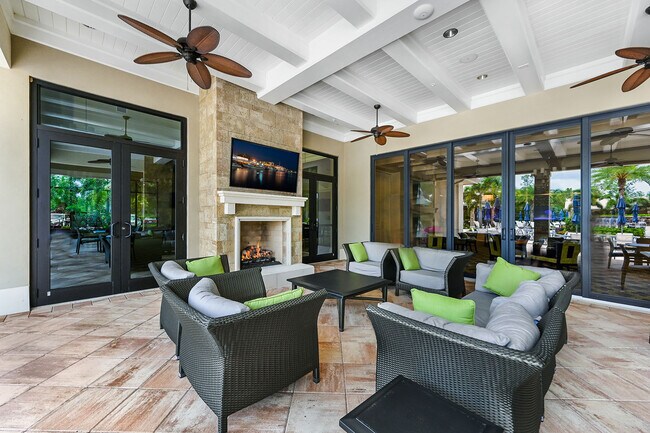 Building Photo - 7638 Jacaranda Ln