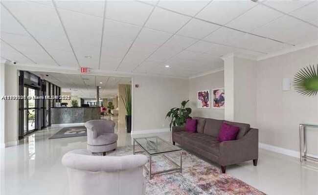 Building Photo - 2049 S Ocean Dr