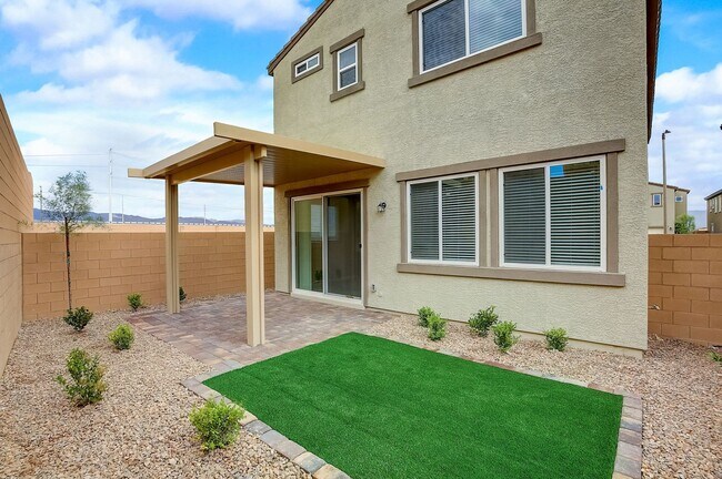 Building Photo - 10643 Enridge Ave
