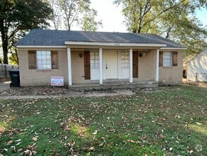 Building Photo - Renovated 3 Bedroom 1 Bath Home for Rent!