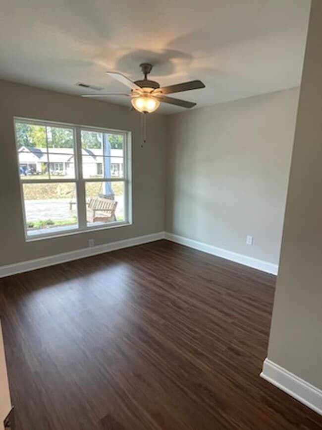 Building Photo - Live Easy in Style – One-Level Condo with All the Perks