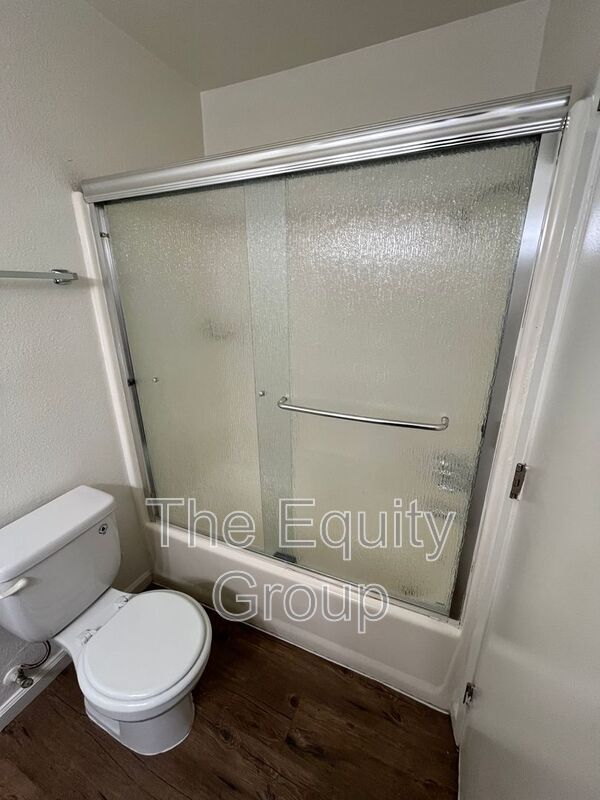 Building Photo - 3928 W Meadow Ave