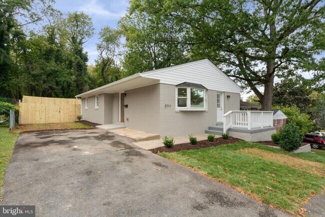 Building Photo - 2711 Groveton St