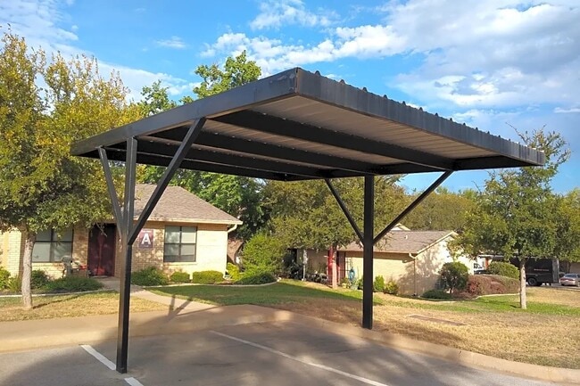 Building Photo - 1001 Pecan Valley Dr