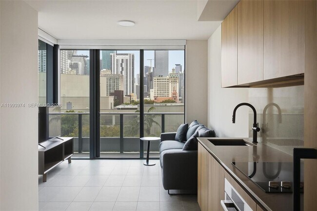 Building Photo - 121 NE 5th St