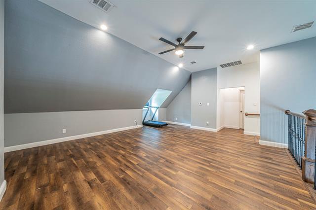 Building Photo - 1115 Douglas Dr