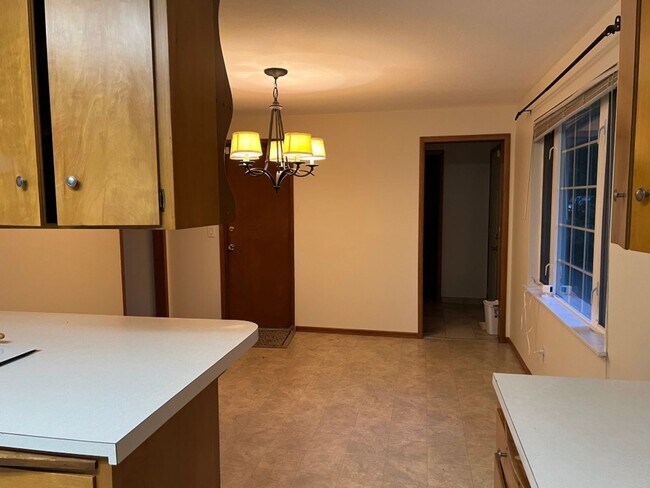 Building Photo - 3Bd/1.5Ba Covington House