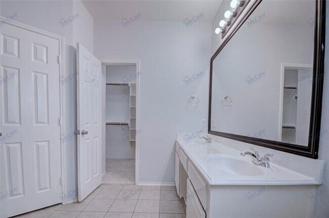 Building Photo - 7297 Chinquapin Dr