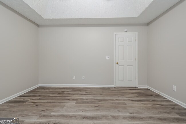 Building Photo - 5107 Scenic View Rd