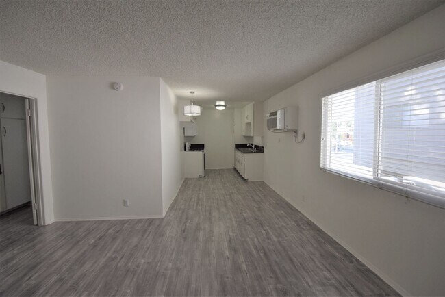 Building Photo - 6954 Woodman Avenue