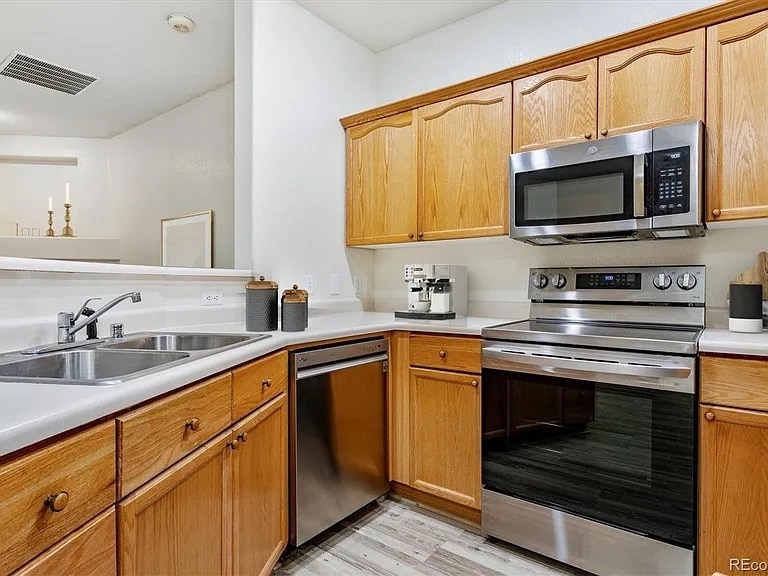 Building Photo - 7459 S Alkire St