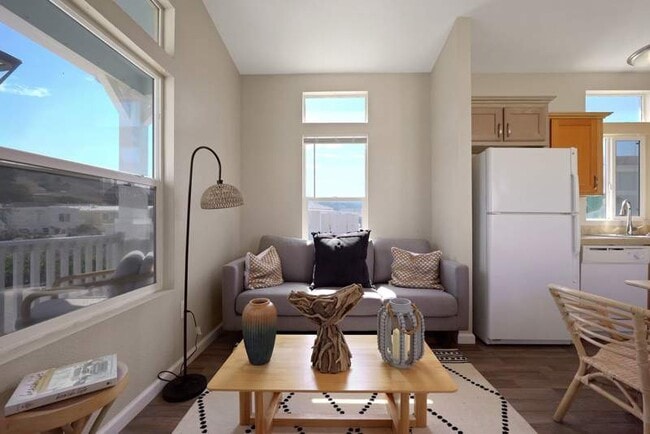 Building Photo - 309 3rd Ave