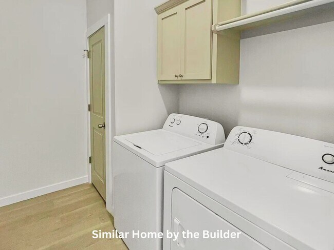 Building Photo - Pet Friendly 3-Bed Home - New & Move-In Ready!